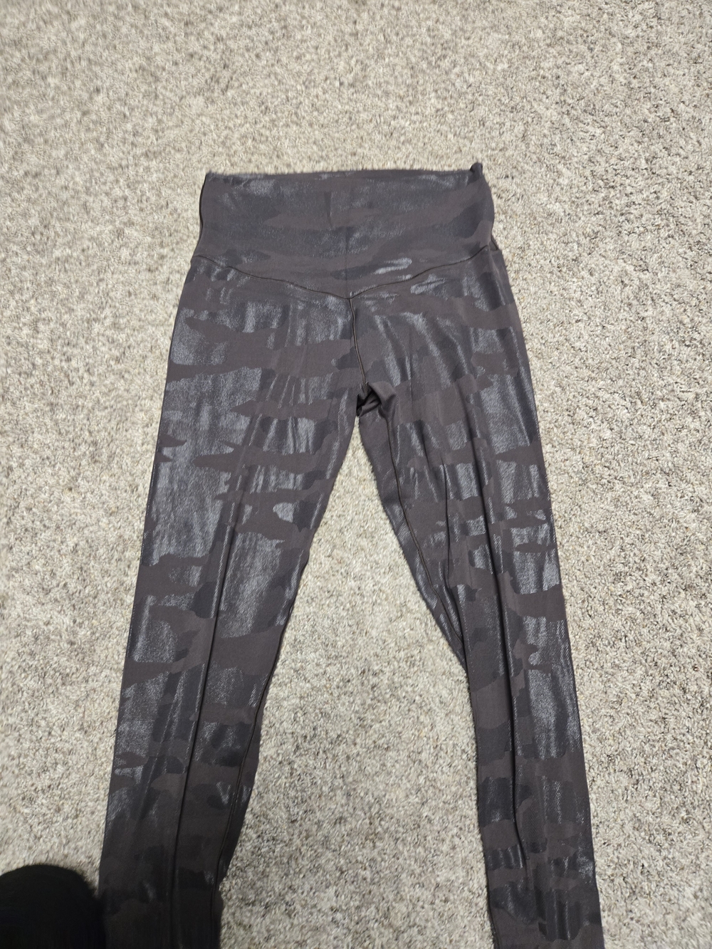OFFLINE by Aerie Real Me High Rise 7/8 Leggings Large Black Camo